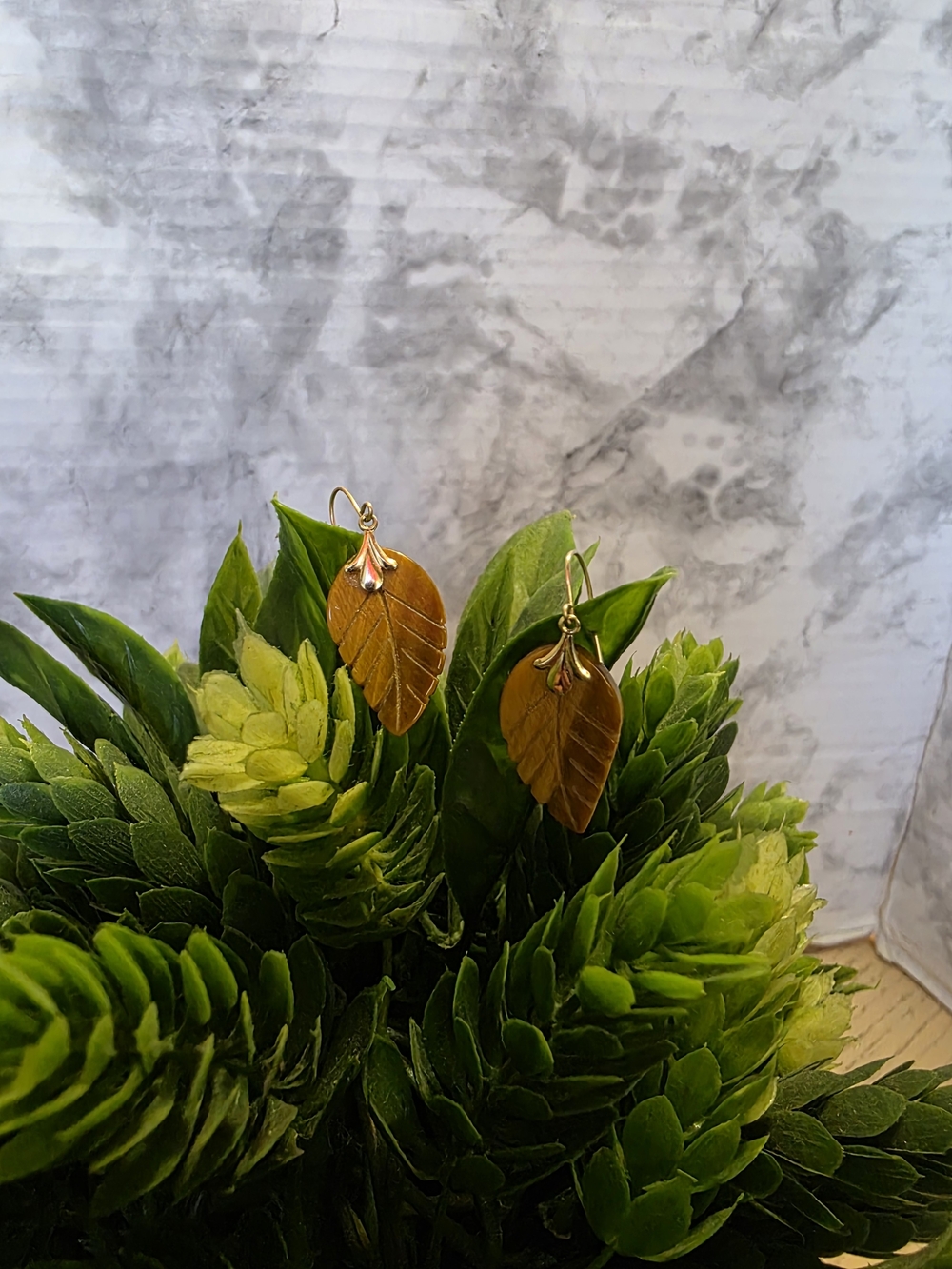 Gold earrings with tiger eye leaves, .585 gold